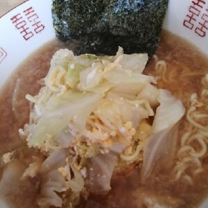 インスタントラーメンで☆かまぼこ・きゅうりの油そば